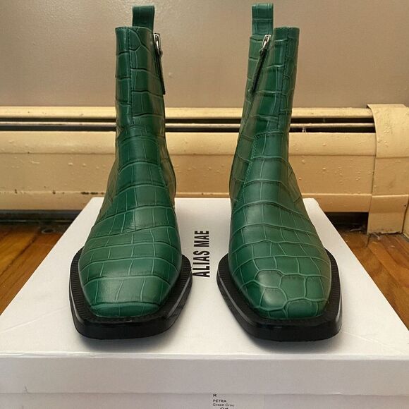 Alias Mae Petra Green Croc Embossed Bootie Boots Shoes Western Revolve NIB 8 38 - Picture 8 of 14